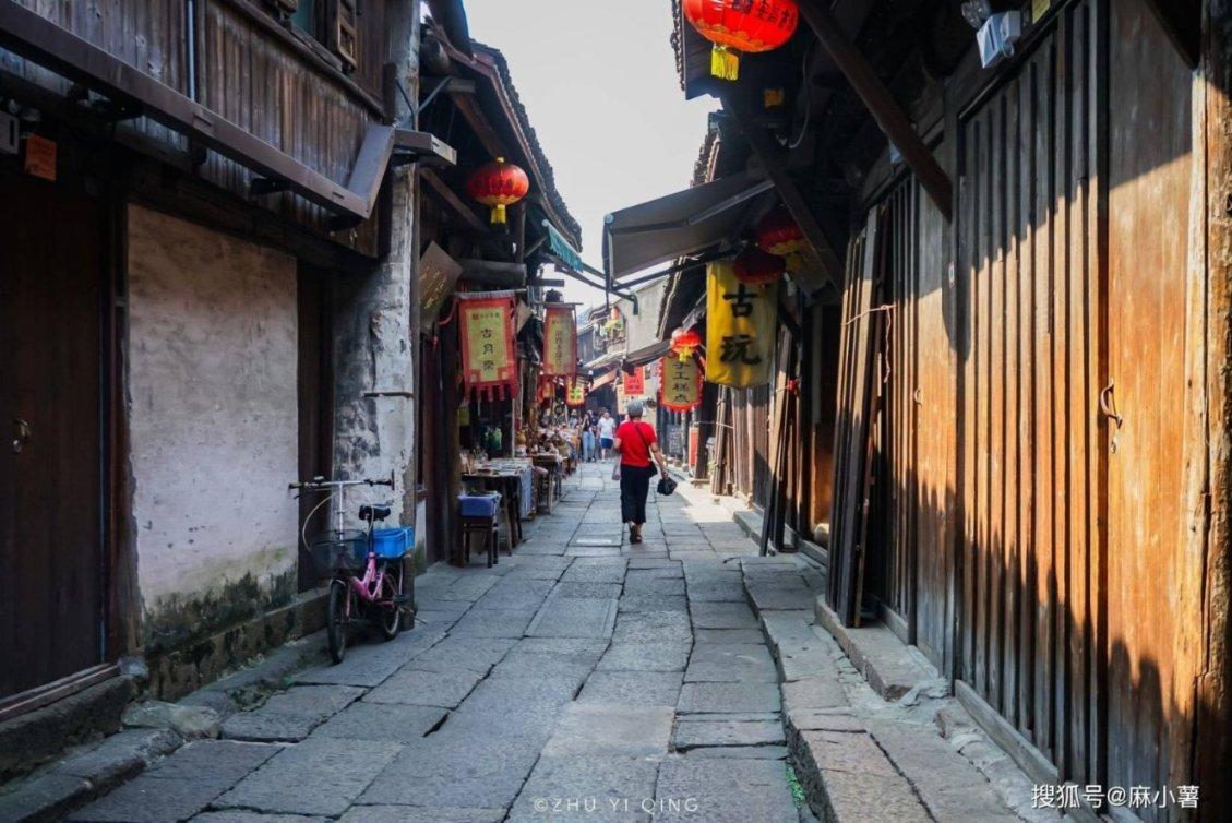 女模特试管生三胞胎月花10万养娃，她为何选择独自生娃？